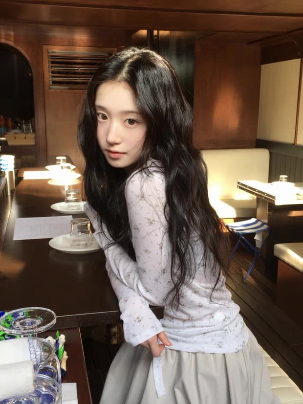 이른 가을 새로운 한국 소녀 바람 꽃무늬 꽃 프린트 레이스 레이스 행침 목 레이스업 만나는 긴팔 티셔츠 상세 이미지 23