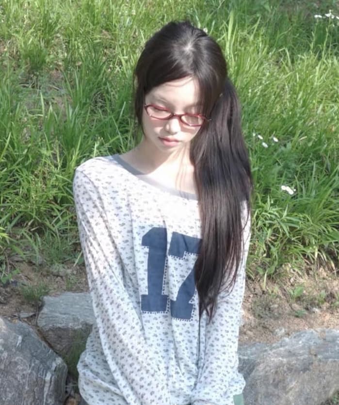 가을 새로운 한국 학원 소녀 꽃무늬 숫자 프린트 라이 경기 서울 얇은 스타일 긴팔 루즈핏 티셔츠 맨위 상세 이미지 10