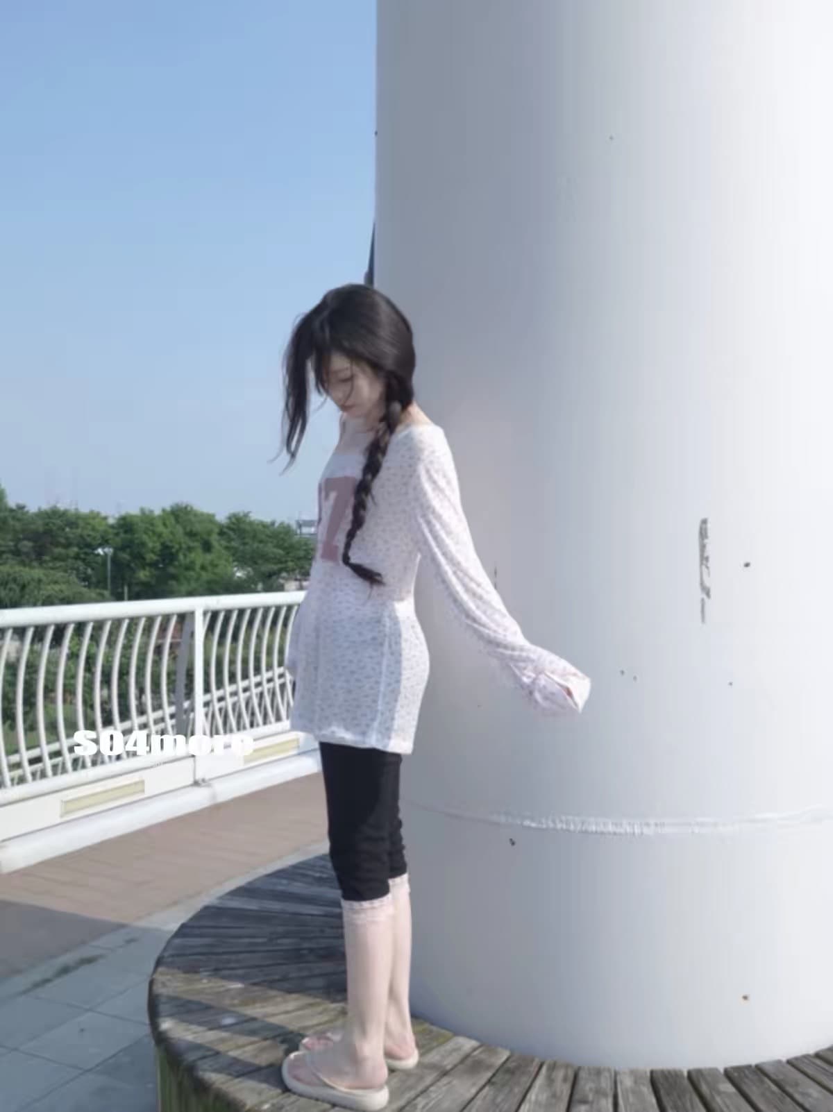 가을 새로운 한국 학원 소녀 꽃무늬 숫자 프린트 라이 경기 서울 얇은 스타일 긴팔 루즈핏 티셔츠 맨위 상세 이미지 24