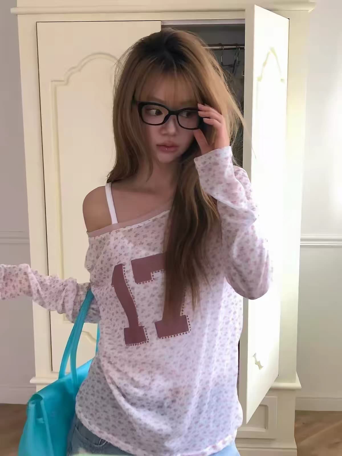 가을 새로운 한국 학원 소녀 꽃무늬 숫자 프린트 라이 경기 서울 얇은 스타일 긴팔 루즈핏 티셔츠 맨위 상세 이미지 25