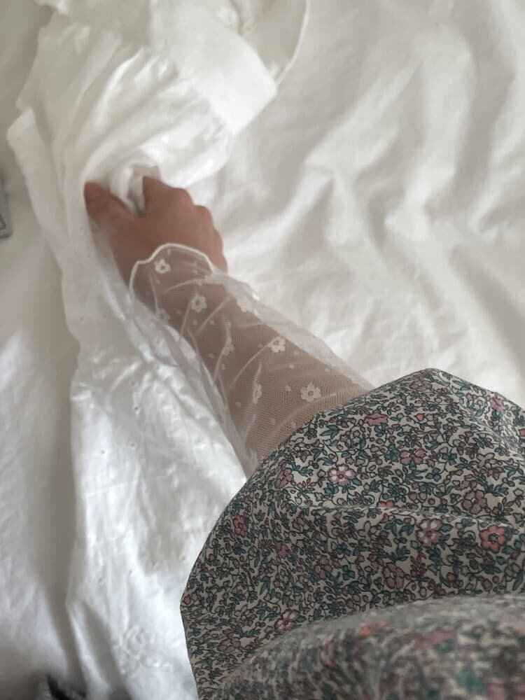 가을 겨울 인사이드 가져 가라. 슈퍼 아름다움 귀여운 소녀 한 초등학교 터틀넥 꽃 볼륨 측면 레이스 기본 셔츠 맨위 상세 이미지 1