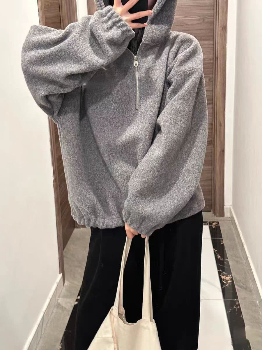 털이 있고 두꺼운 후드 터틀넥 지퍼 버클 풀오버 다용도 단색 털이 있는 웨이 외투 셔츠 여성 트렌디 상세 이미지 17