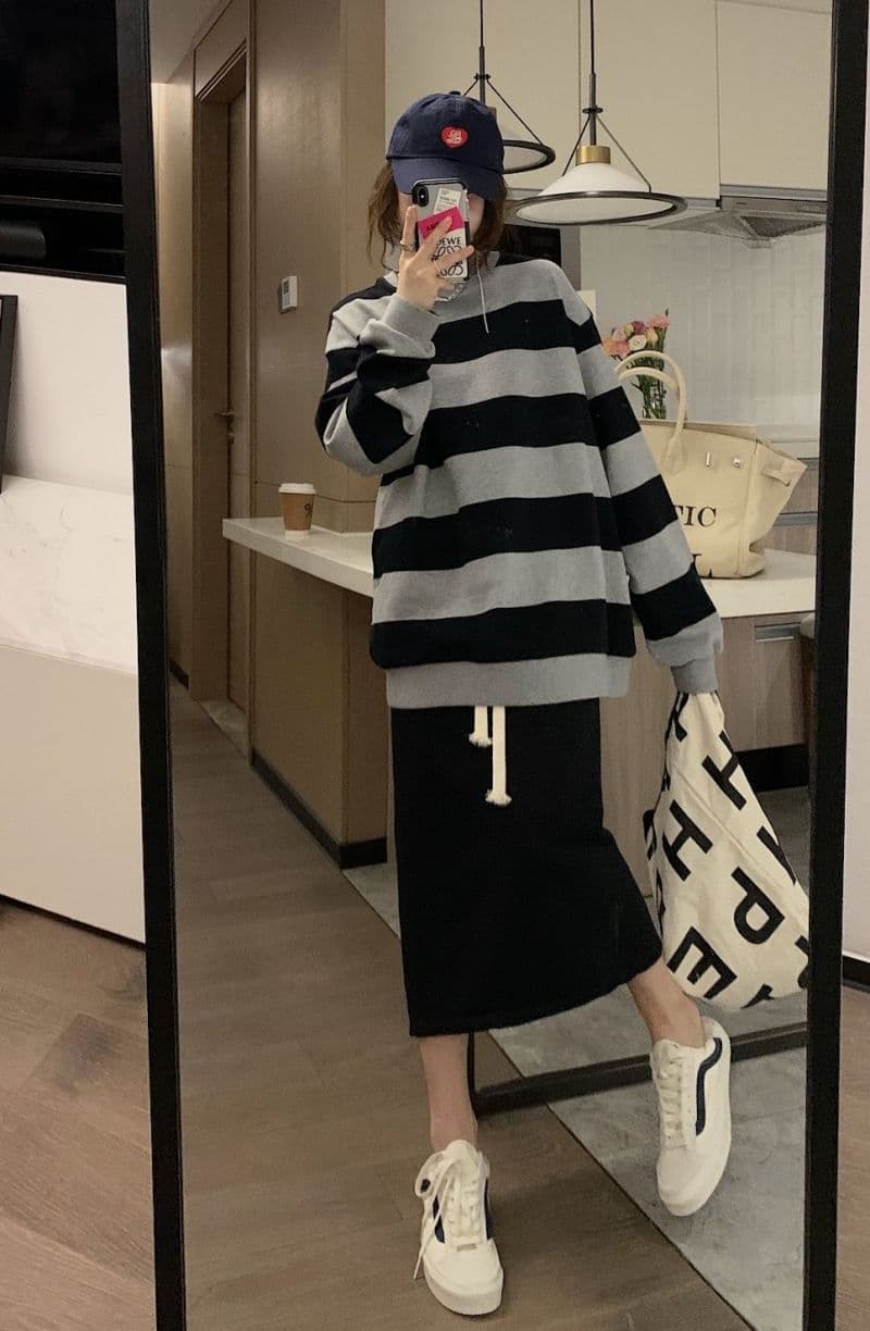 폴리 에스터 물고기 규모 얇은 스타일 레트로 스트라이프 후드티 여성 가을 의상 ins 루즈핏 긴팔 라운드 넥