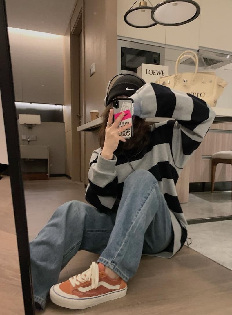 폴리 에스터 물고기 규모 얇은 스타일 레트로 스트라이프 후드티 여성 가을 의상 ins 루즈핏 긴팔 라운드 넥 상세 이미지 10