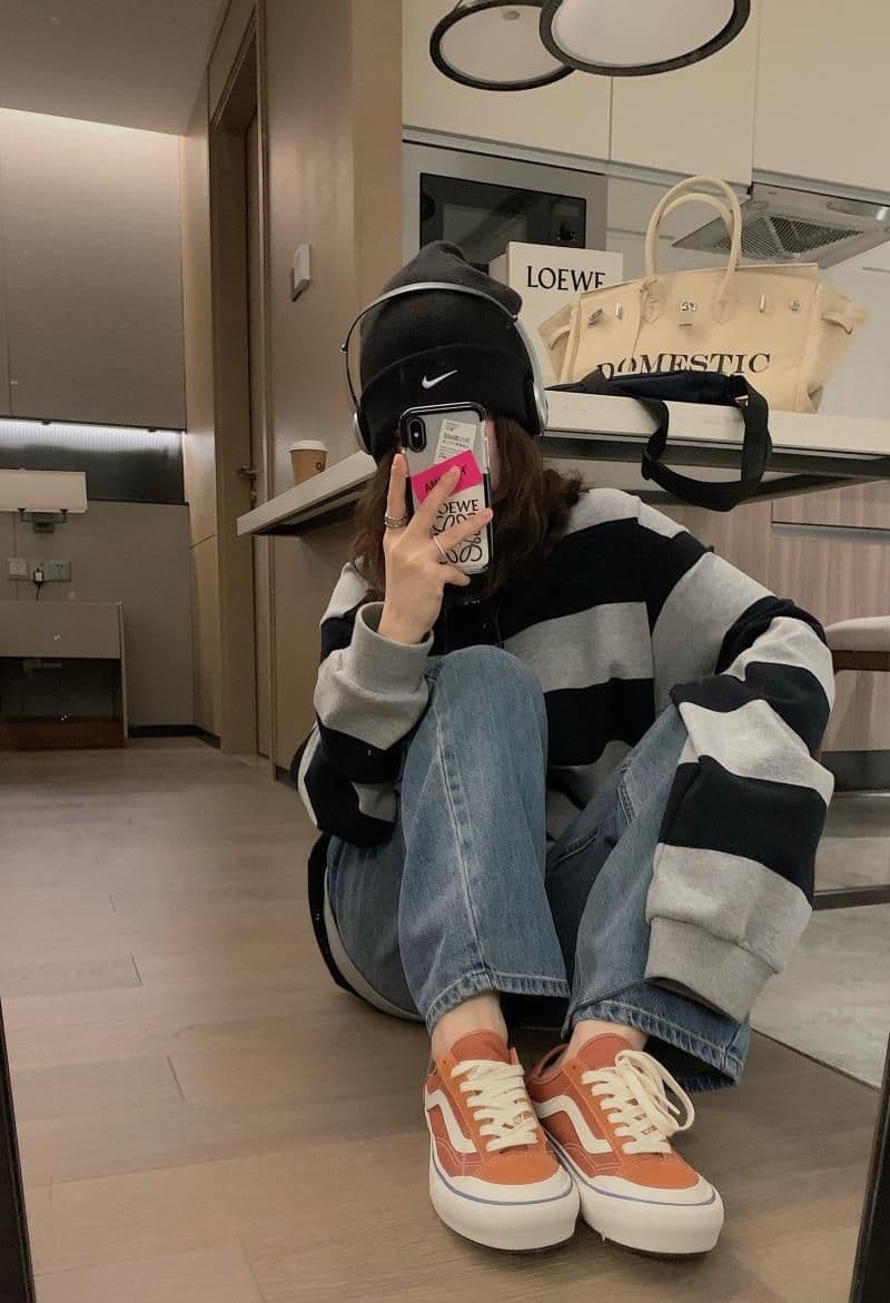 폴리 에스터 물고기 규모 얇은 스타일 레트로 스트라이프 후드티 여성 가을 의상 ins 루즈핏 긴팔 라운드 넥 상세 이미지 12