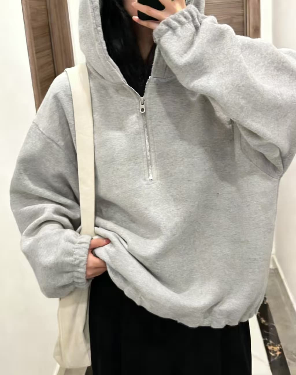 털이 있고 두꺼운 후드 터틀넥 지퍼 버클 풀오버 다용도 단색 털이 있는 웨이 외투 셔츠 여성 트렌디 상세 이미지 2