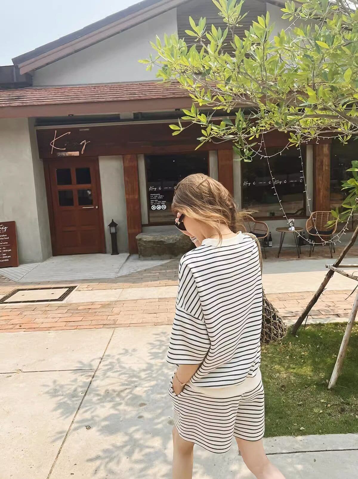 유럽 상품 캐주얼 스포츠 슈트 여성 여름 학생 한국 스타일 루즈핏 외국 가스 연령 감소 스트라이프 반팔 반바지 투피스 세트 상세 이미지 19