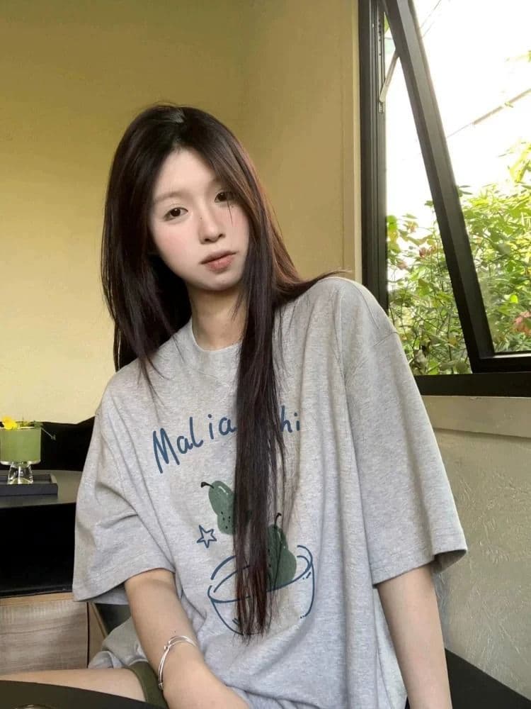 한국 동대문 한 부서 미니멀리즘 프린트 루즈핏 슬림해 보이는 라운드 넥 반팔 티셔츠 이미지 3