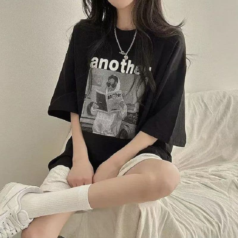 한국 동대문 한 부서 미니멀리즘 프린트 루즈핏 슬림해 보이는 라운드 넥 반팔 티셔츠 상세 이미지 6