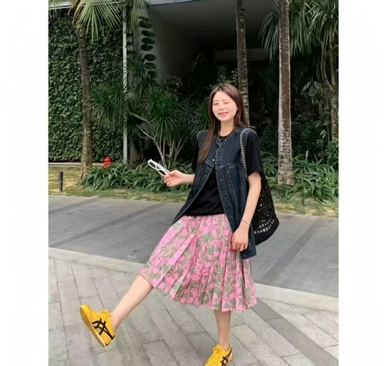 한국 동대문 한 부서 미니멀리즘 프린트 루즈핏 슬림해 보이는 라운드 넥 반팔 티셔츠 상세 이미지 15