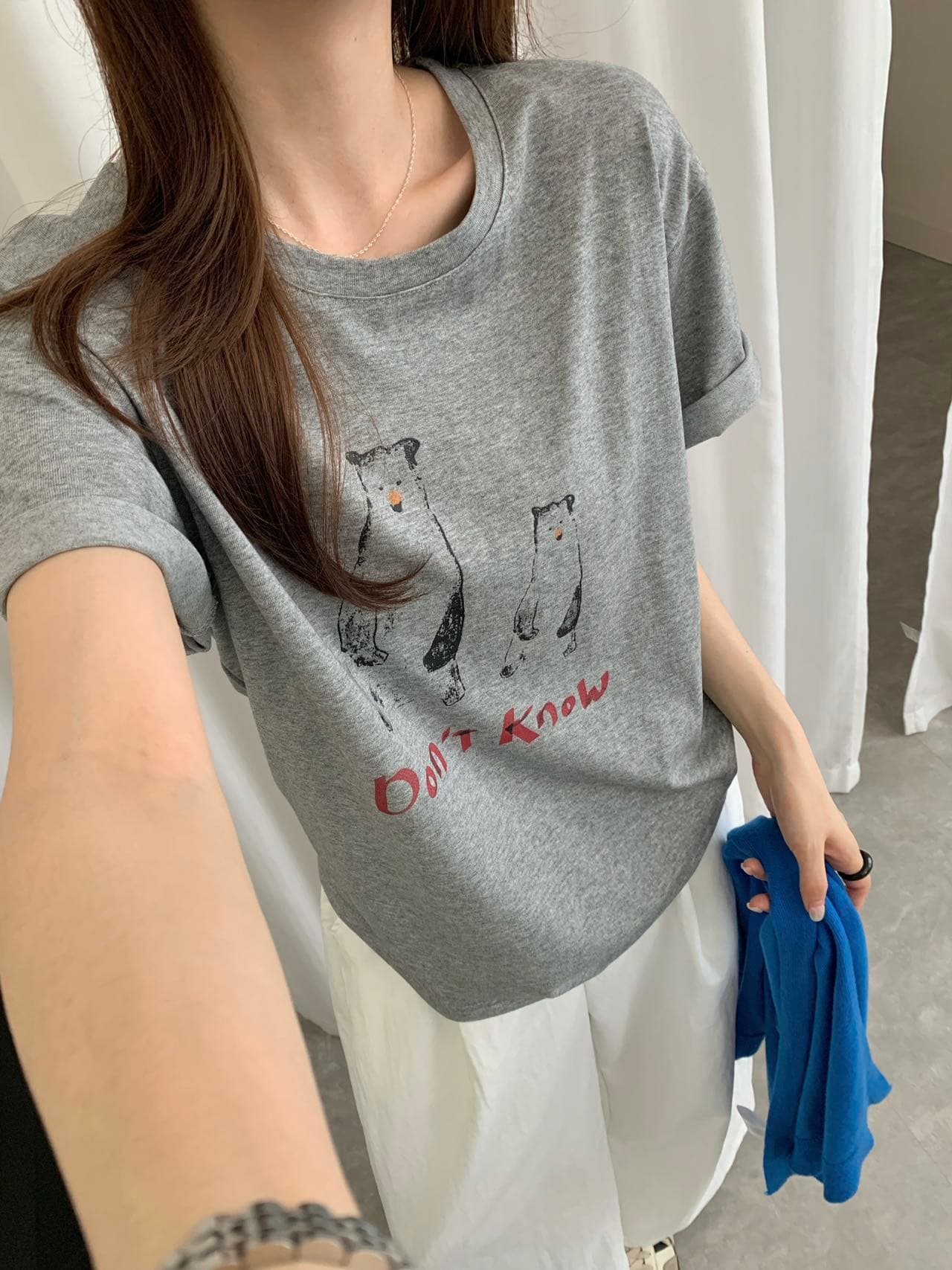 한국 동대문 한 부서 미니멀리즘 프린트 루즈핏 슬림해 보이는 라운드 넥 반팔 티셔츠 상세 이미지 1