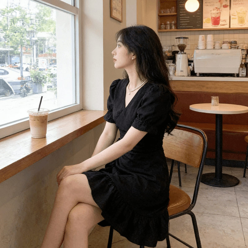 순수한 욕망 바람 검정색 티셔츠 치마 여름 라운드 넥 허리 수축 주름 불규칙 밑단 품격 드레스 이미지 2