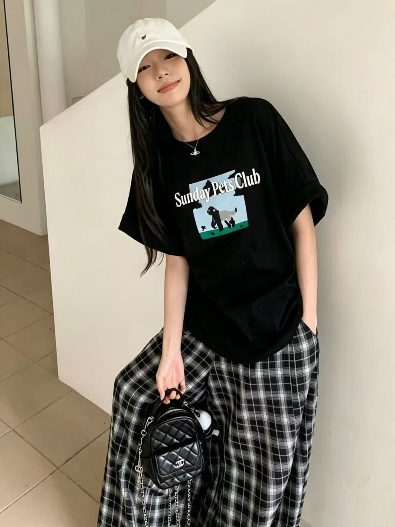 한국 동대문 한 부서 미니멀리즘 프린트 루즈핏 슬림해 보이는 라운드 넥 반팔 티셔츠 상세 이미지 11
