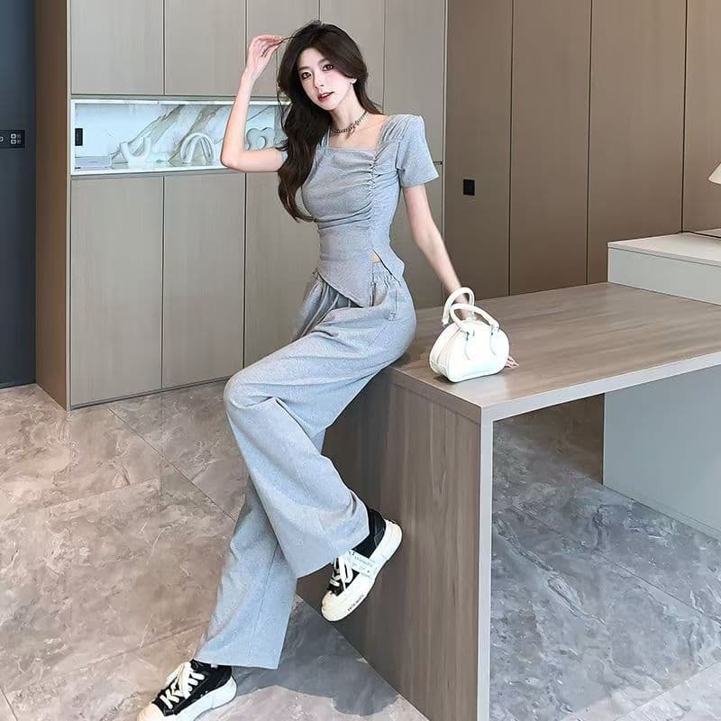2026 봄 새로운 한 부서 캐주얼 느긋한 바람이 아닙니다. 규칙 광장 칼라 주름 장식 맨위 하이웨이스트 도루 센스 와이드 레그 팬츠 세트 이미지 2