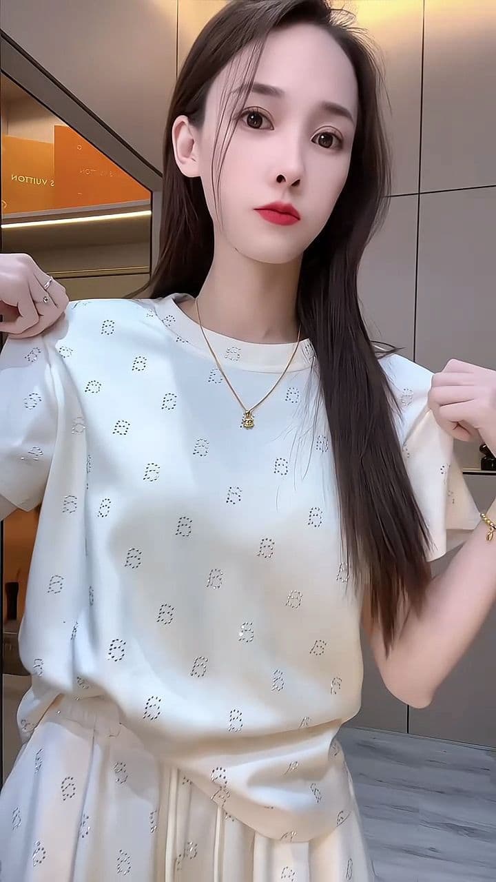 캐주얼 연령 감소 세트 여성 봄 여름 인터넷 유명인 폭발 핫픽스 반팔 티셔츠 밴딩 하이웨이스트 짧은 바지 투피스 세트 상세 이미지 1