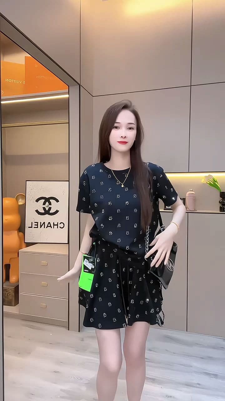 캐주얼 연령 감소 세트 여성 봄 여름 인터넷 유명인 폭발 핫픽스 반팔 티셔츠 밴딩 하이웨이스트 짧은 바지 투피스 세트 상세 이미지 5