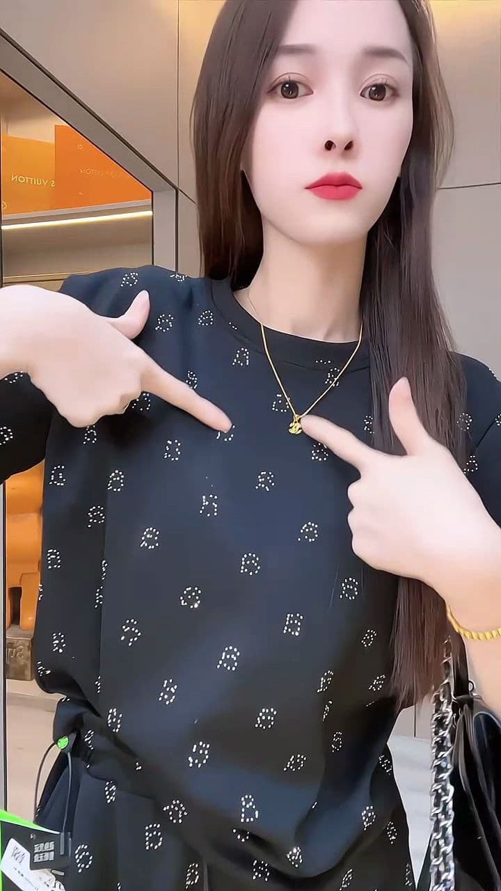 캐주얼 연령 감소 세트 여성 봄 여름 인터넷 유명인 폭발 핫픽스 반팔 티셔츠 밴딩 하이웨이스트 짧은 바지 투피스 세트 상세 이미지 8