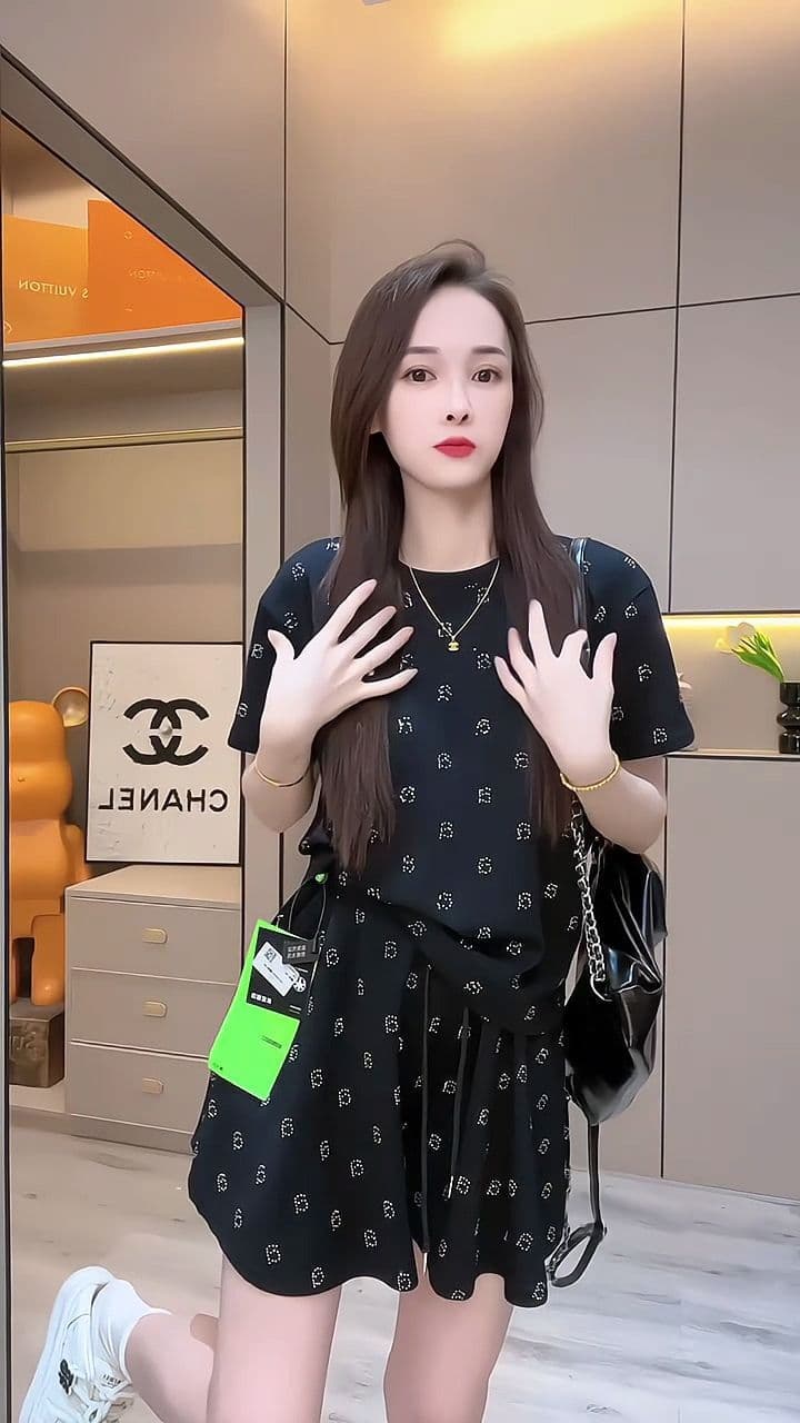 캐주얼 연령 감소 세트 여성 봄 여름 인터넷 유명인 폭발 핫픽스 반팔 티셔츠 밴딩 하이웨이스트 짧은 바지 투피스 세트 상세 이미지 9