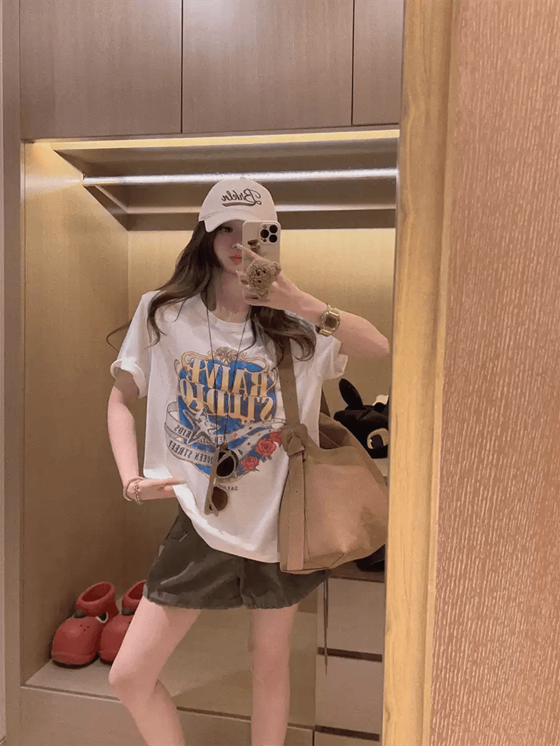 한국 동대문 한 부서 미니멀리즘 프린트 루즈핏 슬림해 보이는 라운드 넥 반팔 티셔츠 상세 이미지 4