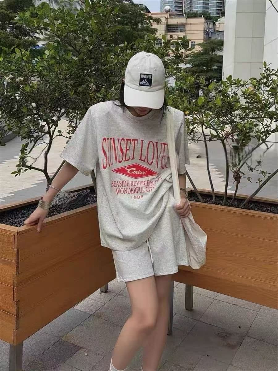 한국 스타일 루즈핏 캐주얼 바람 알파벳 프린트 반팔 반바지 패션 투피스 세트 상세 이미지 1