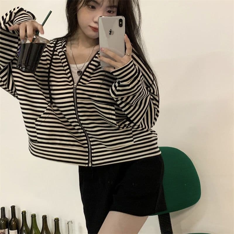 새로운 패션 한국 스타일 여성 루즈핏 슬림해 보이는 스트라이프 디자인 긴팔 재킷 다용도 운동 재킷 상세 이미지 5