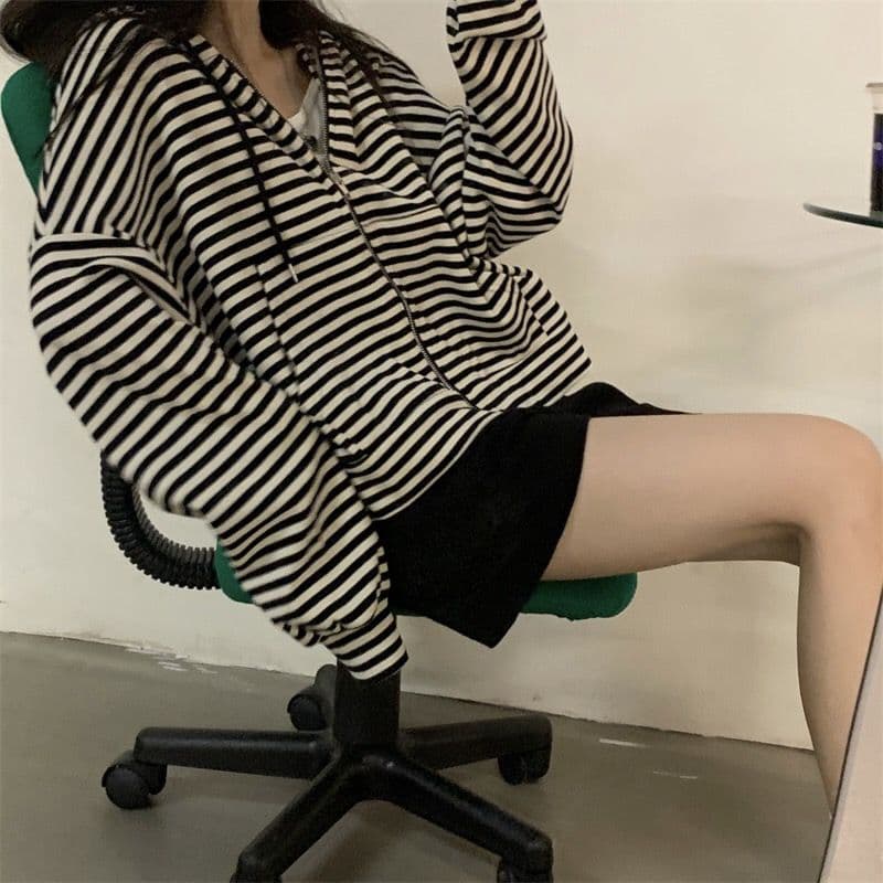 새로운 패션 한국 스타일 여성 루즈핏 슬림해 보이는 스트라이프 디자인 긴팔 재킷 다용도 운동 재킷 상세 이미지 8