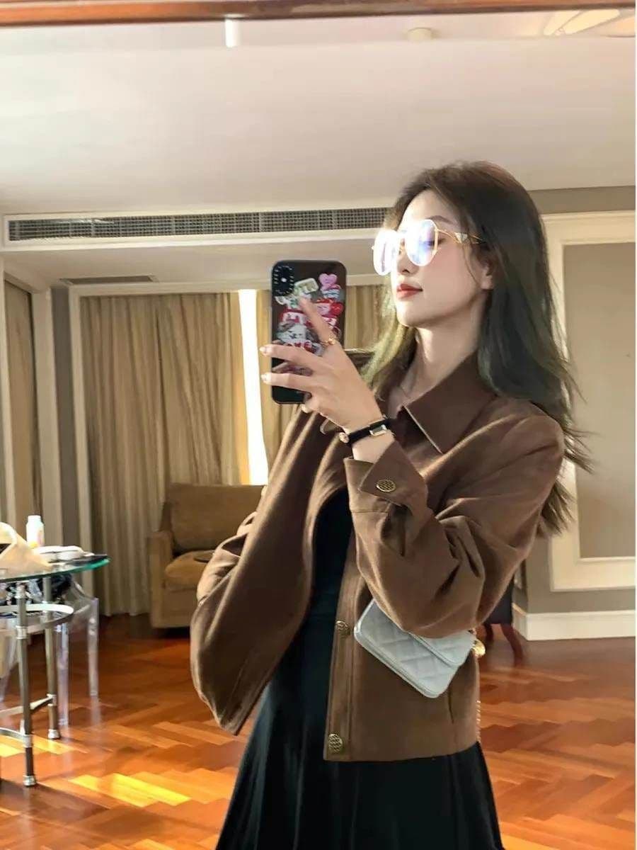 커피 색상 스웨이드 원단 여성 코트 봄과 가을 옷 아름다움 라드. 착용 가져 가라. 자이언트 잘 생긴 작은 키 쇼트 스타일 긍정적 인 어깨 재킷 맨위 상세 이미지 4