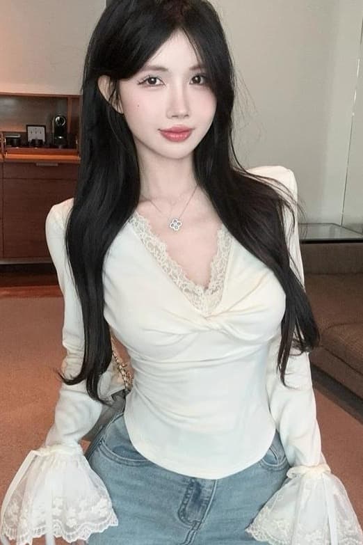 리브 De 플러시 레이스 조각 비틀림 V넥 긴팔 티셔츠 여성 나팔 소매 몸매 가꾸기 인사이드 가져 가라. 기본 셔츠 이미지 2