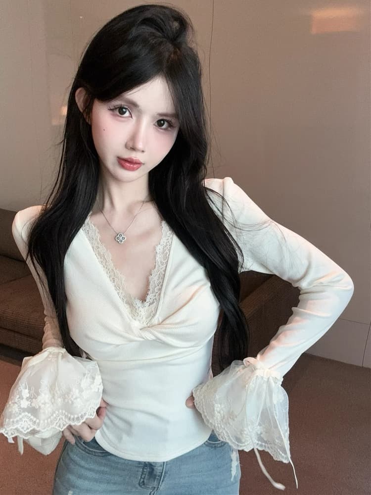 리브 De 플러시 레이스 조각 비틀림 V넥 긴팔 티셔츠 여성 나팔 소매 몸매 가꾸기 인사이드 가져 가라. 기본 셔츠 상세 이미지 3