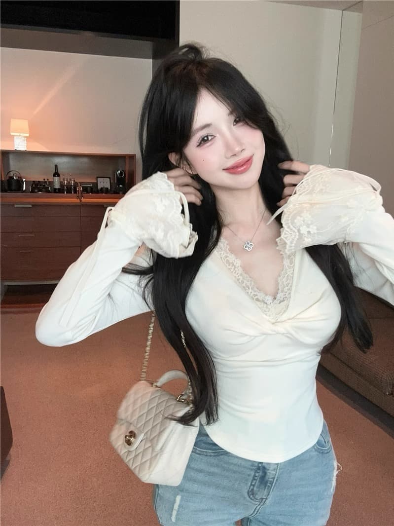 리브 De 플러시 레이스 조각 비틀림 V넥 긴팔 티셔츠 여성 나팔 소매 몸매 가꾸기 인사이드 가져 가라. 기본 셔츠 상세 이미지 8