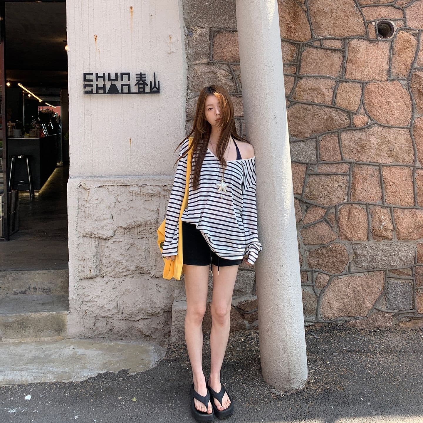 주간 실크 눈꽃 자외선 차단 블라우스 여성 여름 ootd 착용 가져 가라. 2026 새로운 긴 소매 티셔츠 루즈핏 스트라이프 비스듬한 어깨 의류 이미지 6