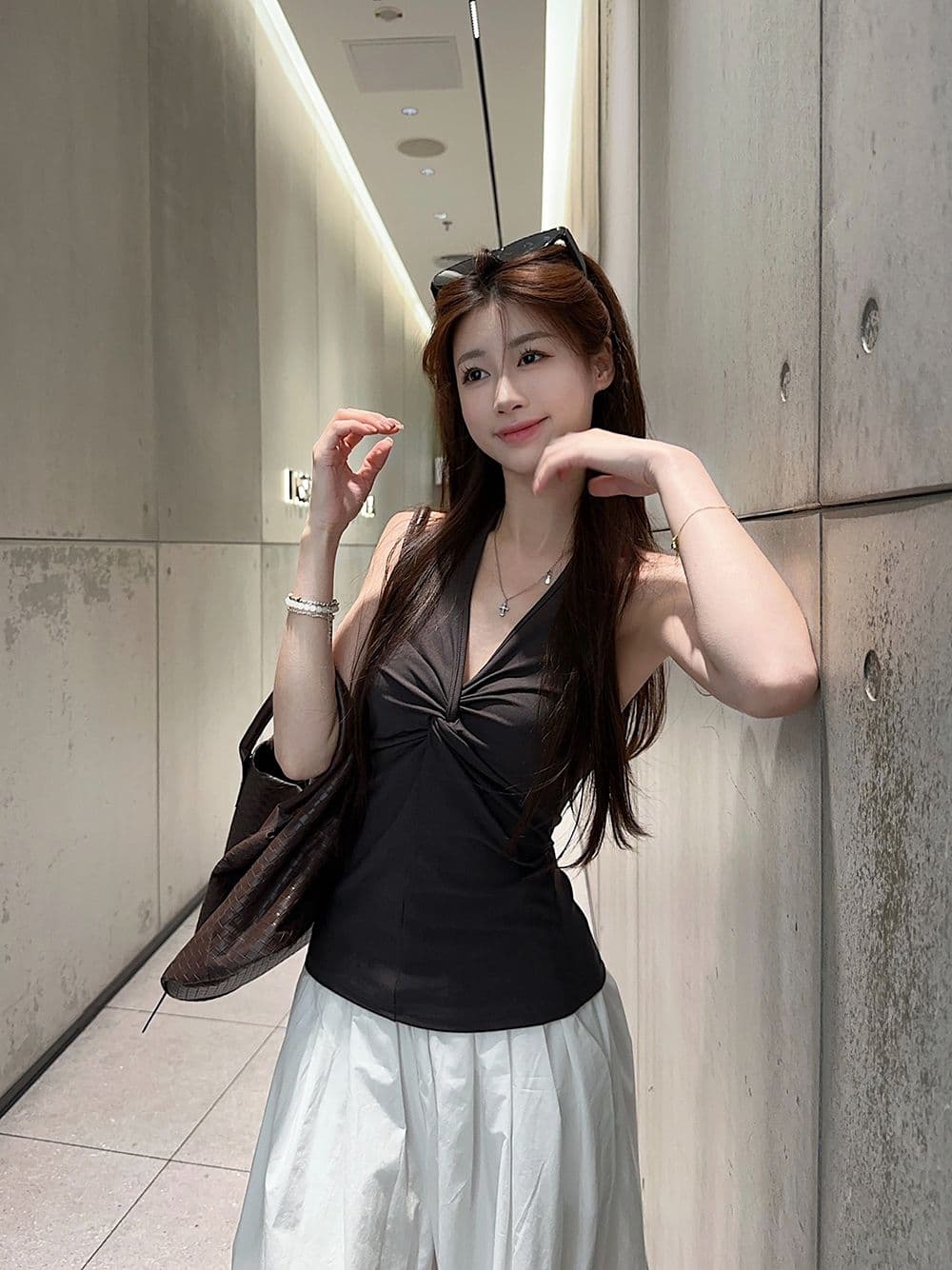 사람들 면 핫걸 민소매 V넥 비틀림 황색 행침 목 조끼 여성 여름 몸매 가꾸기 슬립 슬림해 보이는 외출용 상세 이미지 5