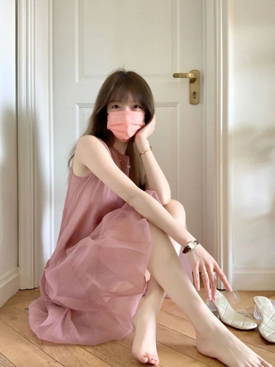 핑크색 라운드 넥 민소매 여성 드레스 2026 년 여름 새로운 여성 의류 품격 디자인 센스 루즈핏 점프 슈트 치마 상세 이미지 4