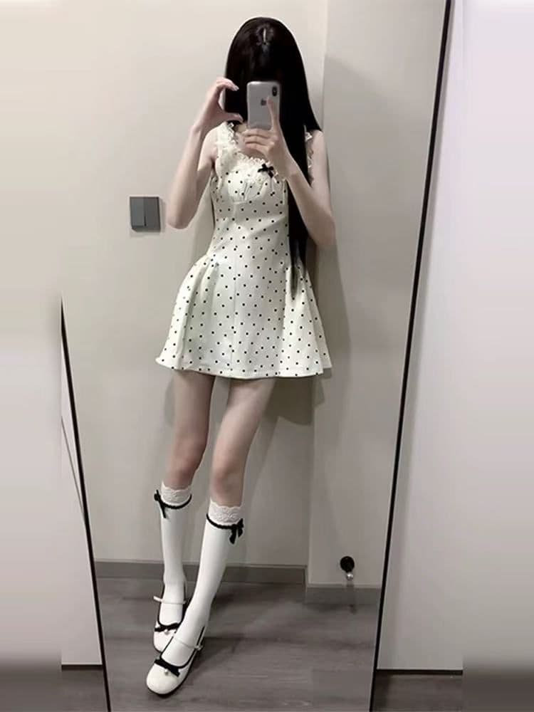 몸매 가꾸기 순수한 욕망 핫걸 화이트 도트 무늬 슬립 드레스 아이들 여름 허리 수축 디자인 센스 작은 대중 퍼프 미니 스커트