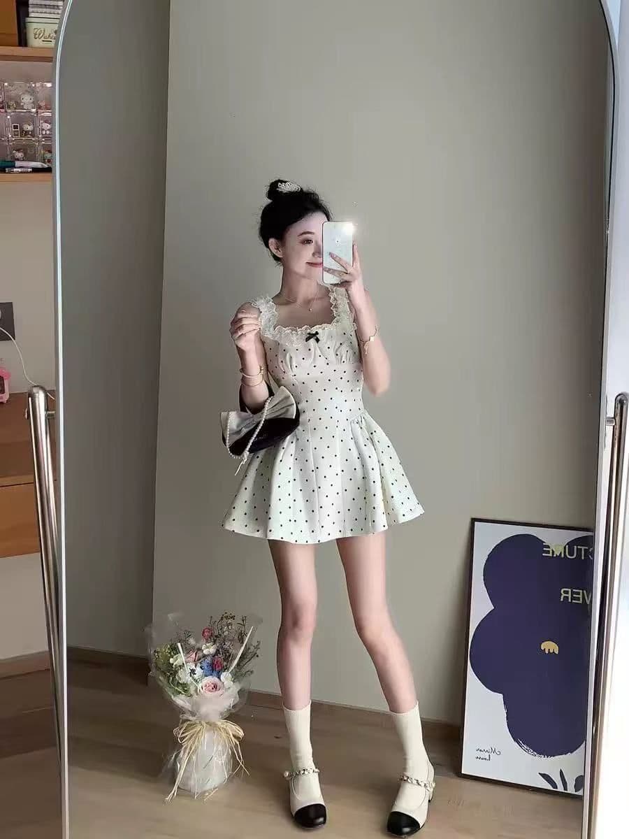 순수한 욕망 핫걸 도트 무늬 레이스 슬립 여성 드레스 봄 새로운 허리 수축 쇼트 스타일 퍼프 스커트 트렌디 조끼 스커트 이미지 3
