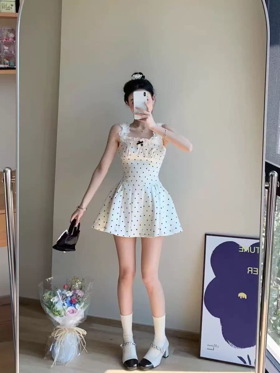 순수한 욕망 핫걸 도트 무늬 레이스 슬립 여성 드레스 봄 새로운 허리 수축 쇼트 스타일 퍼프 스커트 트렌디 조끼 스커트 이미지 2