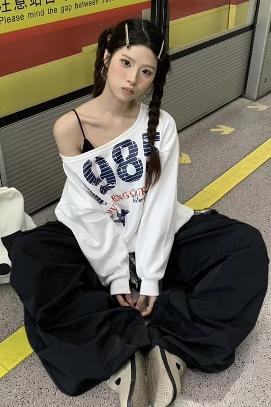 남자 바 면 280 그램 아메리칸 레트로 비스듬한 어깨 쇼트 스타일 긴팔 후드티 여성 가을 폭발 루즈핏 슬림해 보이는 맨위 이미지 6