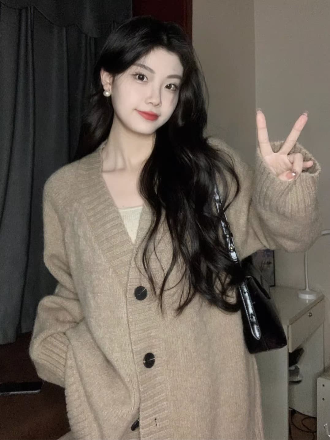 느긋한 바람 V넥 스웨터 여성 코트 두꺼운 가을 겨울 새로운 레트로 디자인 센스 중간 길이 니트 오픈 가디건 맨위 이미지 3
