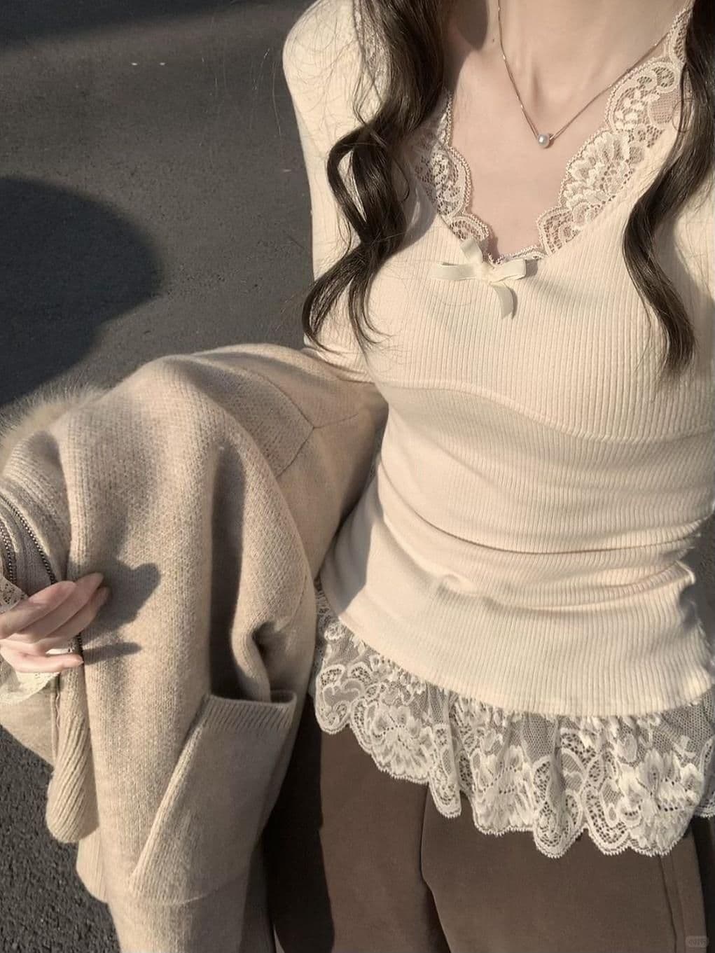 뮤 S 양모 2026 순수한 욕망 바람 나비 매듭 디자인 센스 긴팔 티셔츠 여성 봄 가을 레이스 레이스 몸매 가꾸기 맨위 상세 이미지 8
