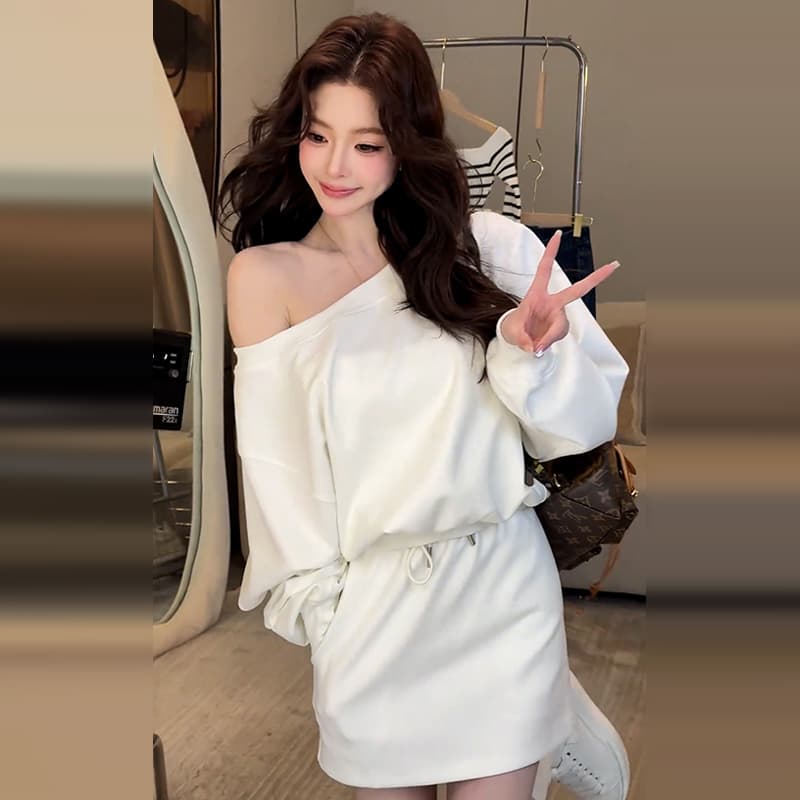 아메리칸 루즈핏 캐주얼 비스듬한 칼라 오프숄더 긴팔 맨위 여성 가을 펌프 로프 하이웨이스트 슬림해 보이는 주름 반신 치마 세트 이미지 2