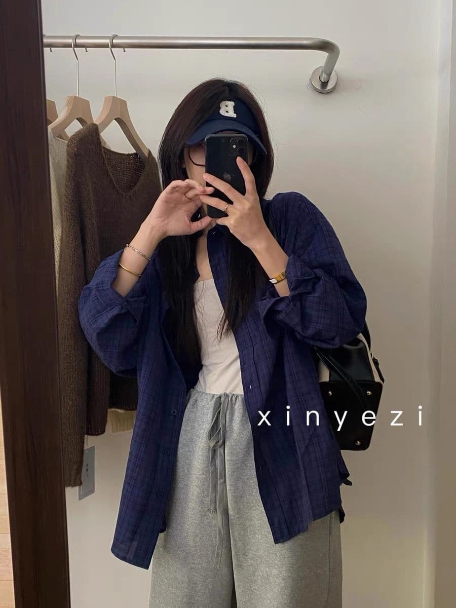 사계절 섹션 프랑스식 레트로 블루 색상 체크무늬 여성 셔츠 루즈핏 느긋한 바람 슈퍼 잘 생긴 긴팔 셔츠 맨위 이미지 4