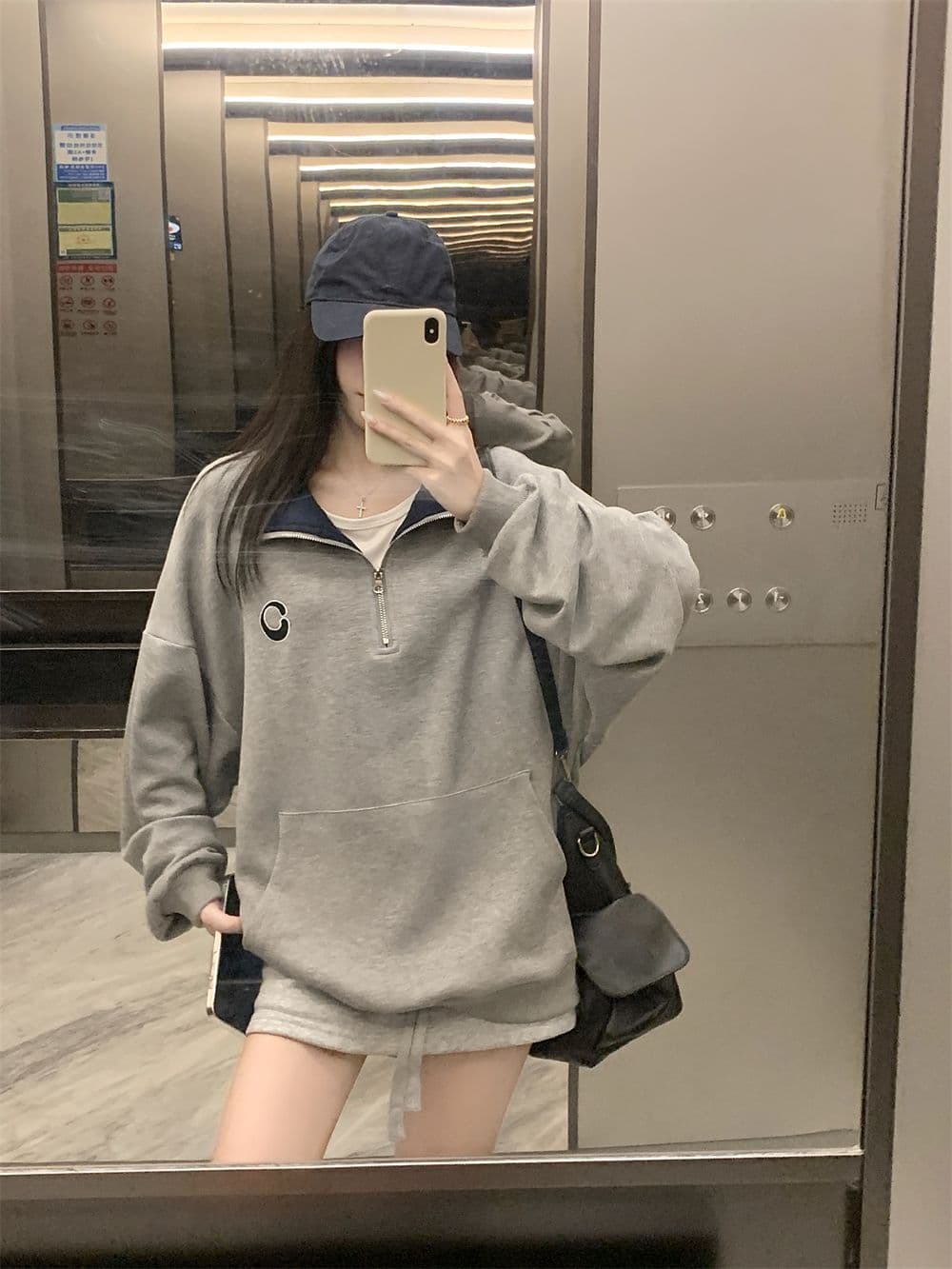 실사 후아 면 복합 얇은 스타일 털이 있는 POLO 칼라 지퍼 후드티 여성 배색 자수 이미지 2