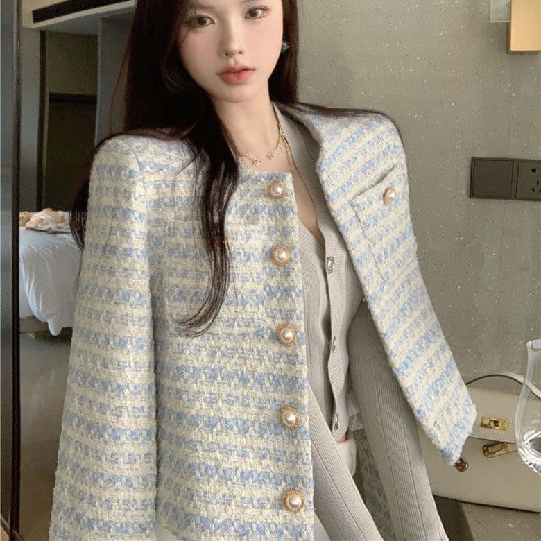 chicroom 쇼트 스타일 작은 샤넬 스타일 여성 코트 가을 겨울 명문 여성 바람 블루 화이트 그리드 라운드 넥 진주 버클 모직 맨위 상세 이미지 6