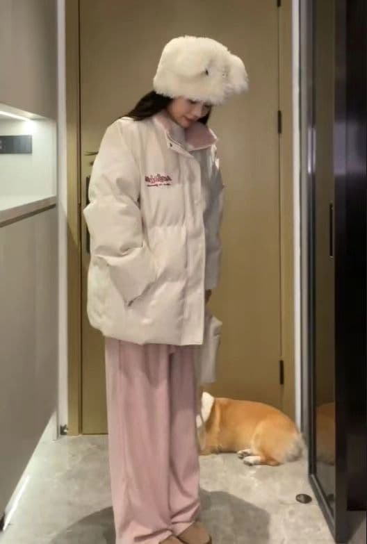 슈퍼 귀여운 PU 가죽 디자인 면 의류 여성 겨울 새로운 루즈핏 두꺼운 가죽 재킷 학원 스타일 학생 면 옷 재킷 상세 이미지 12