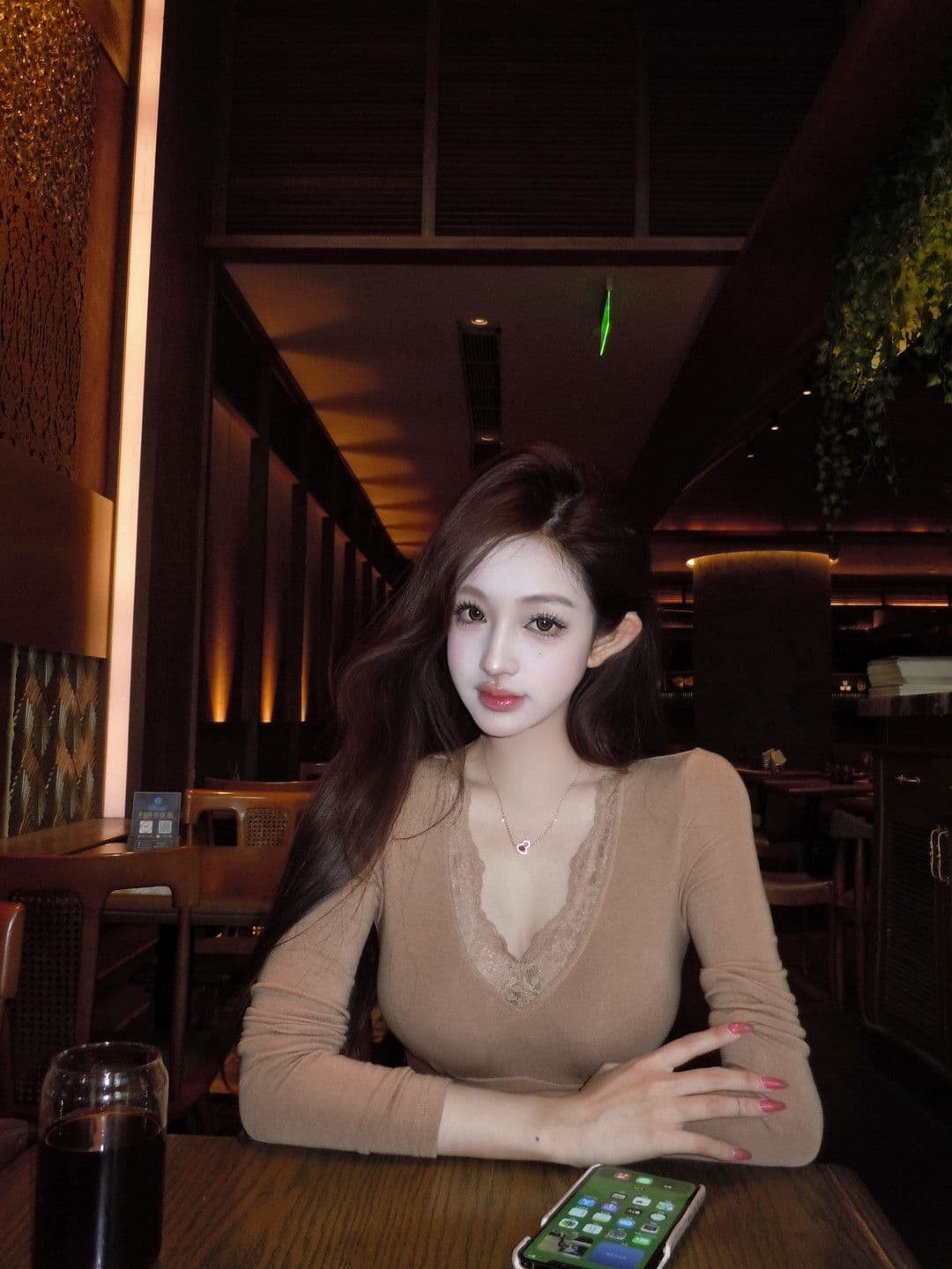 사람들 면 잡아라. 털 레이스 조각 섹시함 V넥 긴팔 티셔츠 여성 겨울 허리 수축 맨위 인사이드 가져 가라. 기본 셔츠 상세 이미지 21