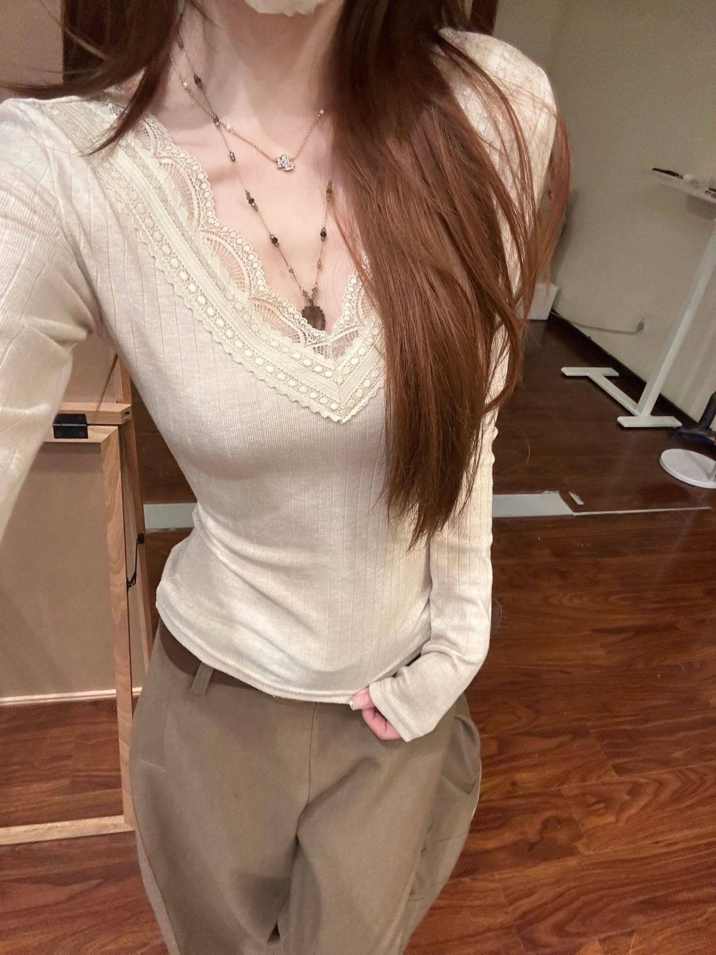 240 그램 원본 원단 빛 요리 한 바람 레이스 긴팔 티셔츠 여성 봄 가을 몸매 가꾸기 슬림해 보이는 V넥 기본 셔츠 맨위 상세 이미지 6