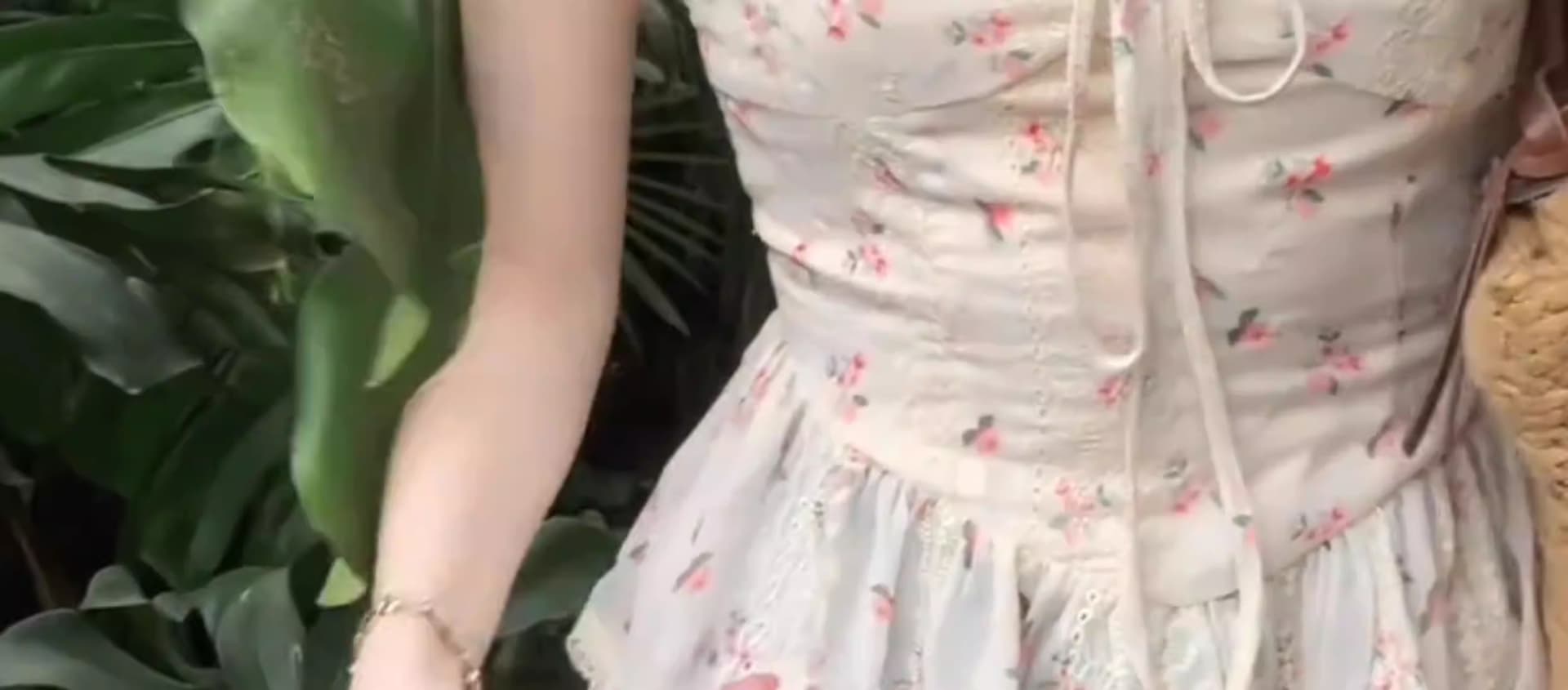 달콤한 스타일 프릴 레이스업 작은 날다 소매 여성 셔츠 여름 슈퍼 잘 생긴 광장 칼라 몸매 가꾸기 꽃무늬 슬립 맨위 트렌디 상세 이미지 17