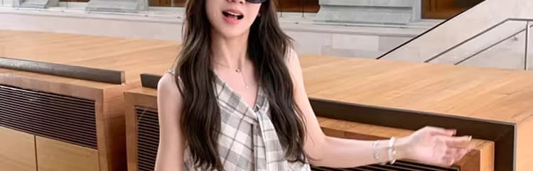 봄 여름 품격 V넥 민소매 슬림해 보이는 여성 조끼 스커트 프랑스식 디자인 센스 체크무늬 드레스 캐주얼 여성 여름 드레스 상세 이미지 2