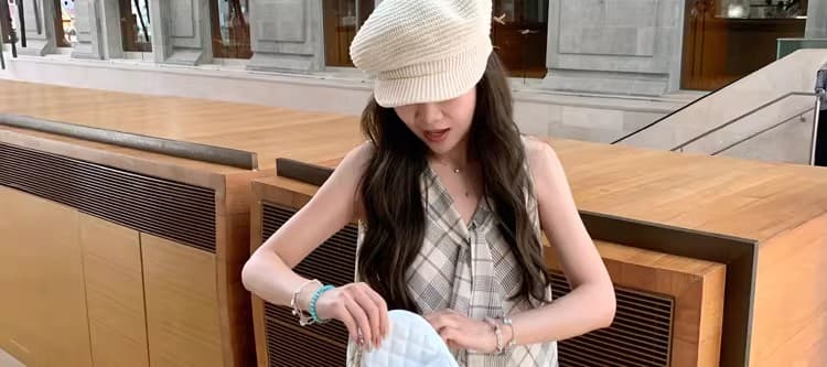 봄 여름 품격 V넥 민소매 슬림해 보이는 여성 조끼 스커트 프랑스식 디자인 센스 체크무늬 드레스 캐주얼 여성 여름 드레스 상세 이미지 43