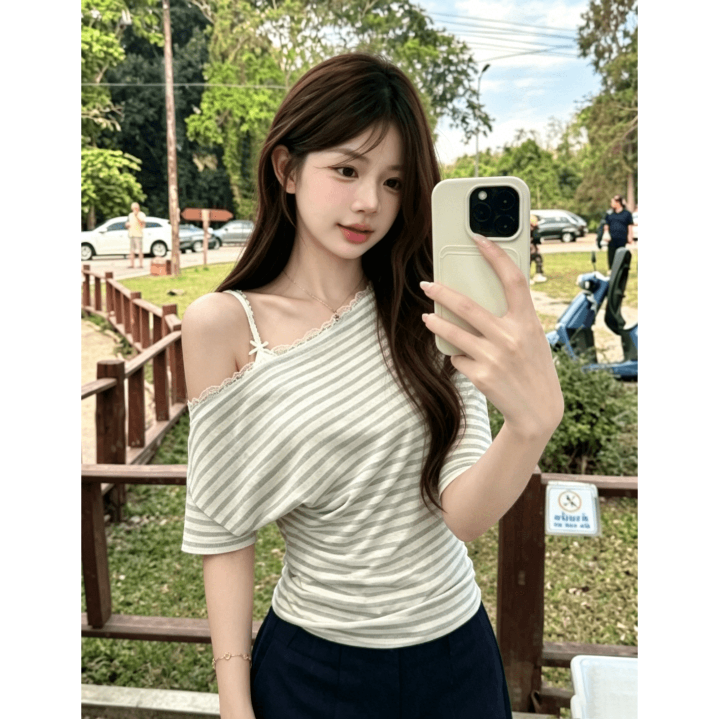 원본 순수한 욕망 부서 컬러 짜임 기사 여름 새로운 한 부서 달콤함 레이스 조각 비스듬한 어깨 스트라이프 블라우스 티셔츠 상세 이미지 3